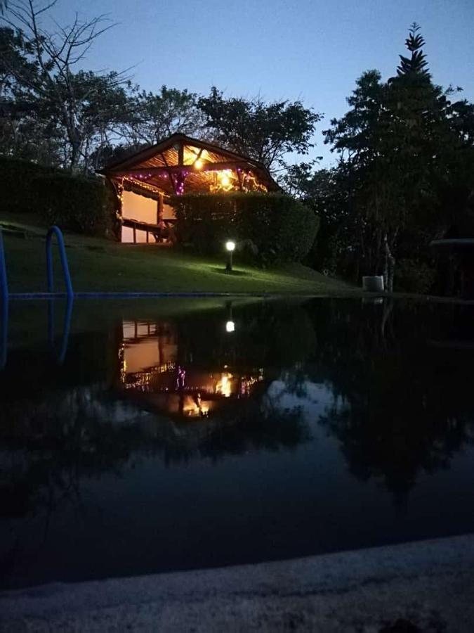 Pochote Lodge Guayabo  ภายนอก รูปภาพ