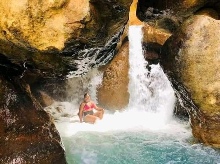 Pochote Lodge Guayabo  ภายนอก รูปภาพ