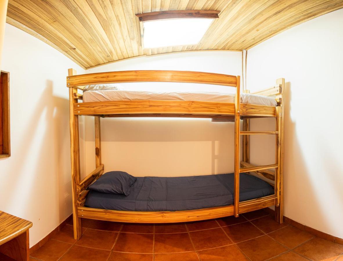 Pochote Lodge Guayabo  ภายนอก รูปภาพ