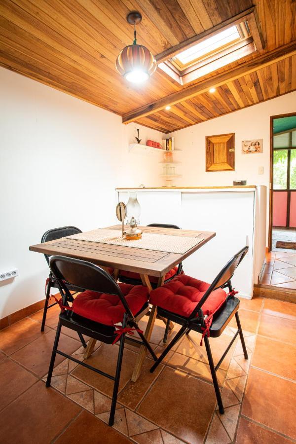 Pochote Lodge Guayabo  ภายนอก รูปภาพ